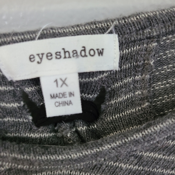 Eyeshadow Sweater top - Picture 3 of 3